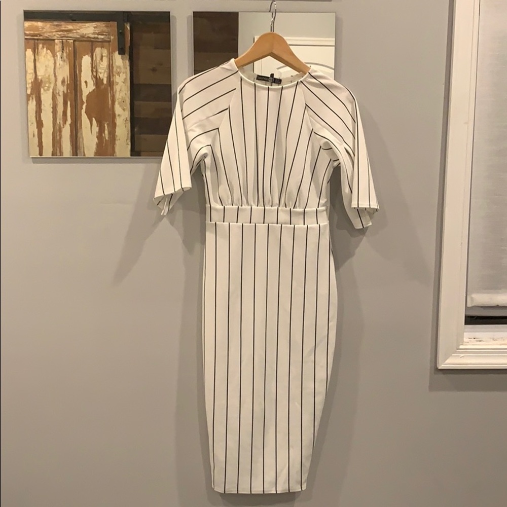 BooHoo Vertical Stripe Sleeve Dress (NWT) US6 (M)